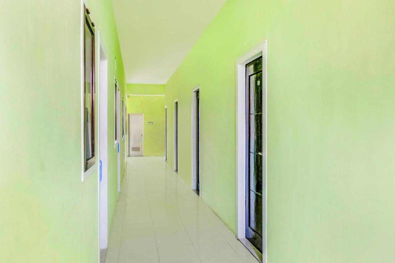Spot On 2081 Sriwijaya Family Residence Lawang Exterior photo