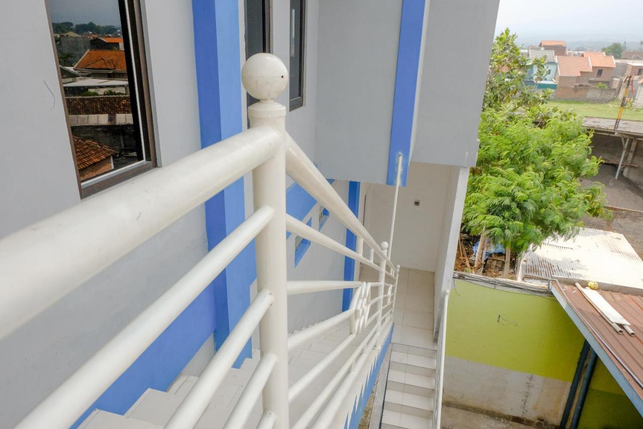 Spot On 2081 Sriwijaya Family Residence Lawang Exterior photo